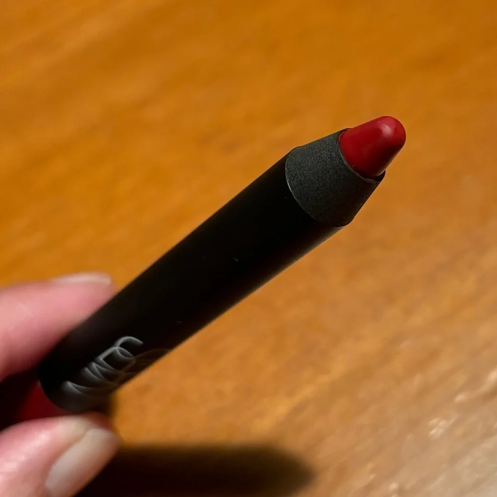 NARS Velvet Matte Lip Pencil Cruella